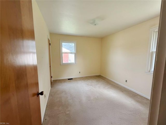1140 Woodland Terrace DR, Chesapeake, VA 23323