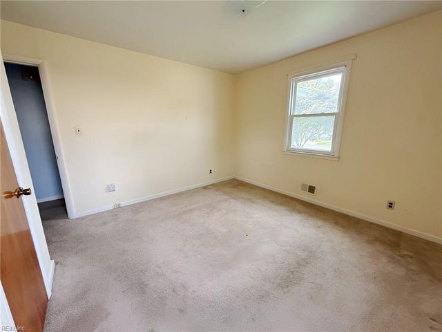 1140 Woodland Terrace DR, Chesapeake, VA 23323