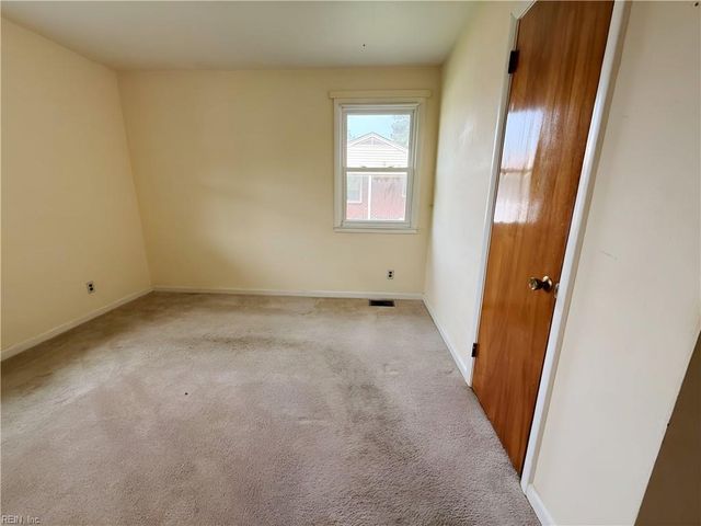 1140 Woodland Terrace DR, Chesapeake, VA 23323