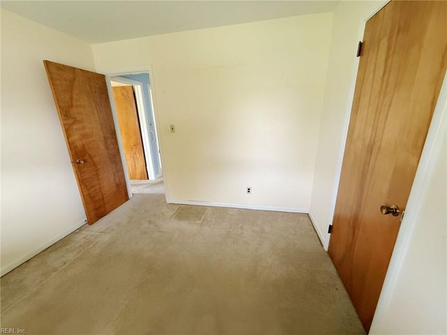 1140 Woodland Terrace DR, Chesapeake, VA 23323