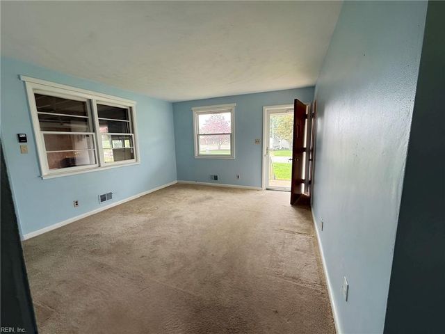 1140 Woodland Terrace DR, Chesapeake, VA 23323
