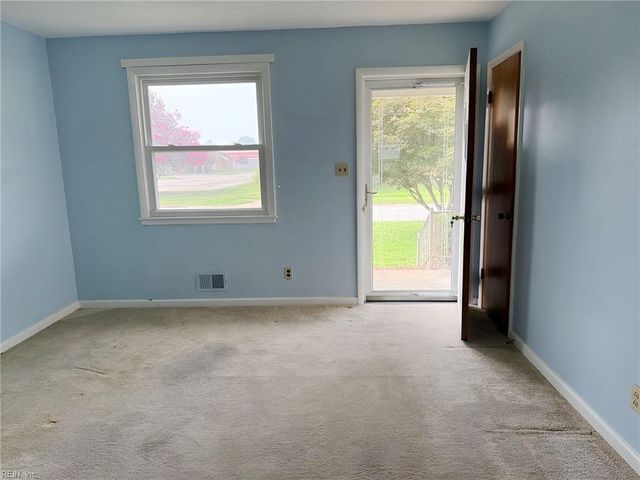 1140 Woodland Terrace DR, Chesapeake, VA 23323