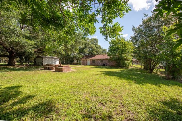 507 N Echols Street, Caldwell, TX 77836