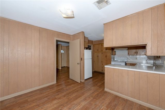 507 N Echols Street, Caldwell, TX 77836