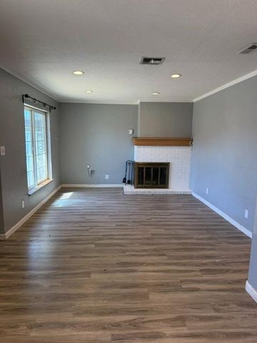 1807 Holly Dr, Lodi, CA 95242