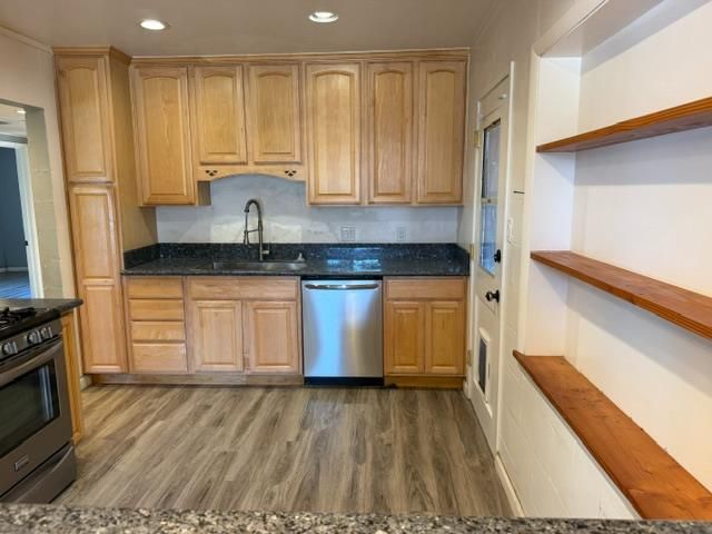 1807 Holly Dr, Lodi, CA 95242