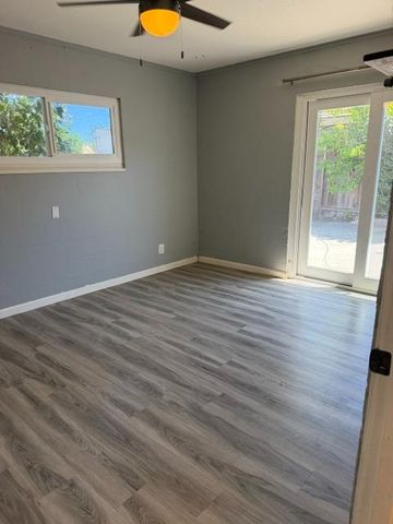 1807 Holly Dr, Lodi, CA 95242