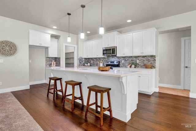 4908 W Eagle Landing Court, Eagle, ID 83616