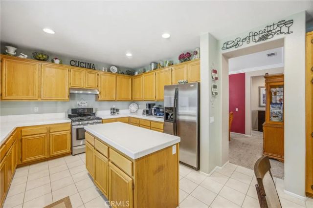 8470 Lindenhurst, Riverside, CA 92508