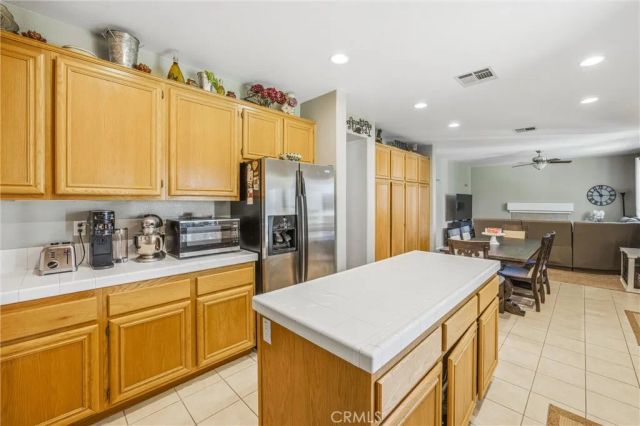 8470 Lindenhurst, Riverside, CA 92508