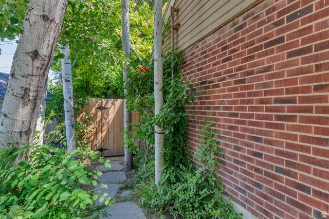 1131 E RIDGEDALE LN, Salt Lake City, UT 84106