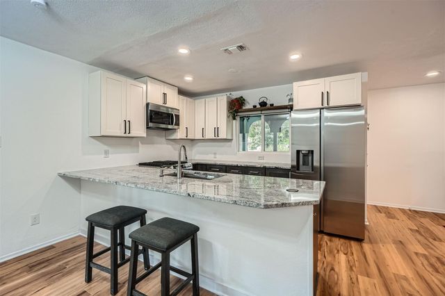 207 Rowland DR, Austin, TX 78745