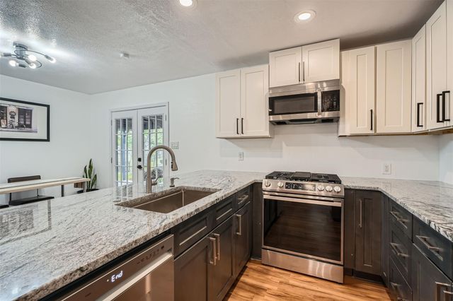 207 Rowland DR, Austin, TX 78745