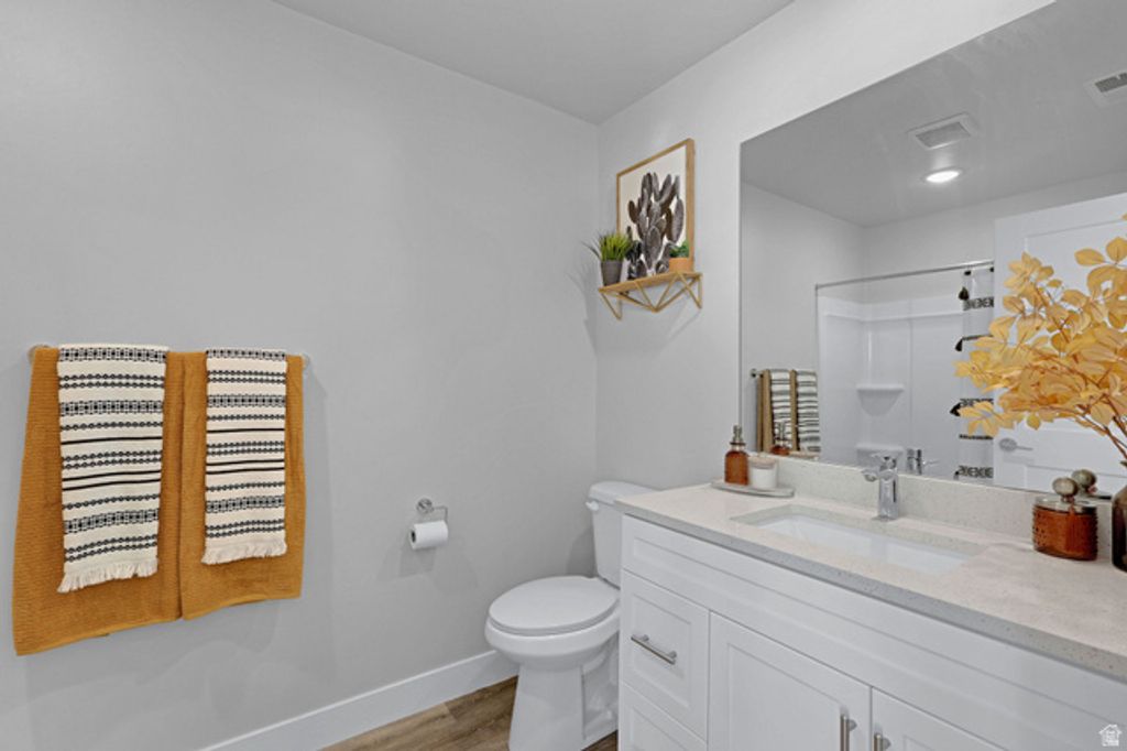 Image 10 of property listing at 6372 W BIRCH RUN RD, South Jordan, UT 84009