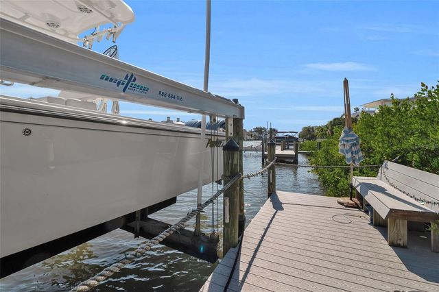 1040 SYLVAN DRIVE, Sarasota, FL 34234