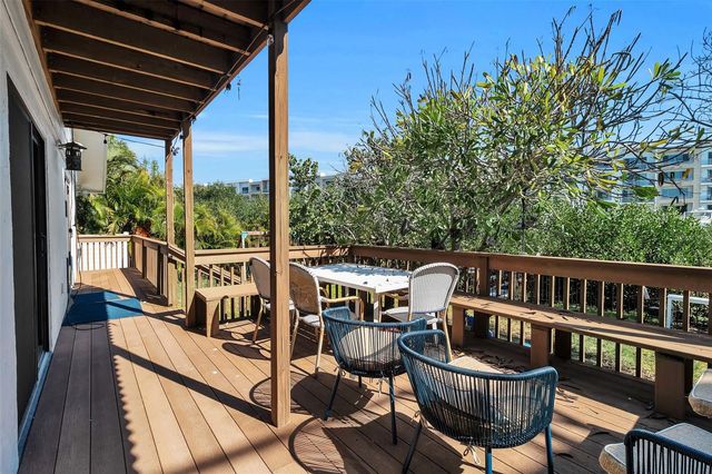 1040 SYLVAN DRIVE, Sarasota, FL 34234