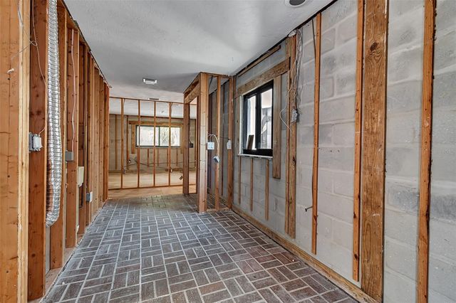 1040 SYLVAN DRIVE, Sarasota, FL 34234