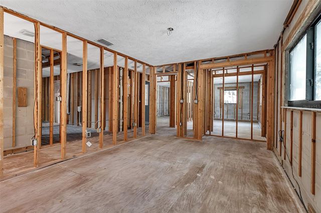 1040 SYLVAN DRIVE, Sarasota, FL 34234