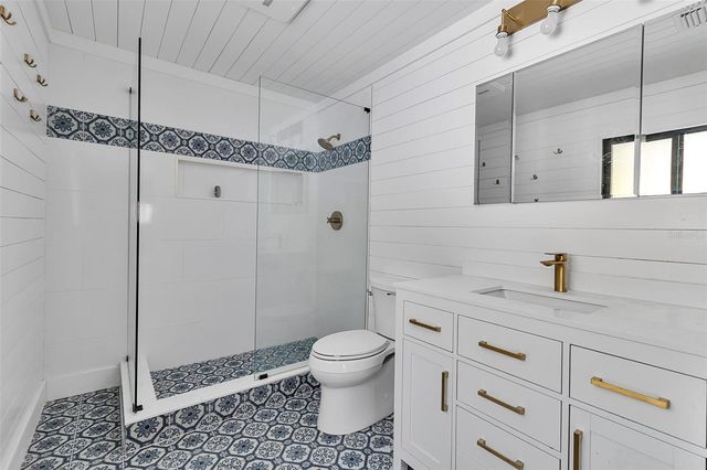 1040 SYLVAN DRIVE, Sarasota, FL 34234