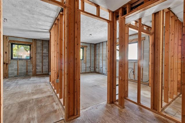 1040 SYLVAN DRIVE, Sarasota, FL 34234