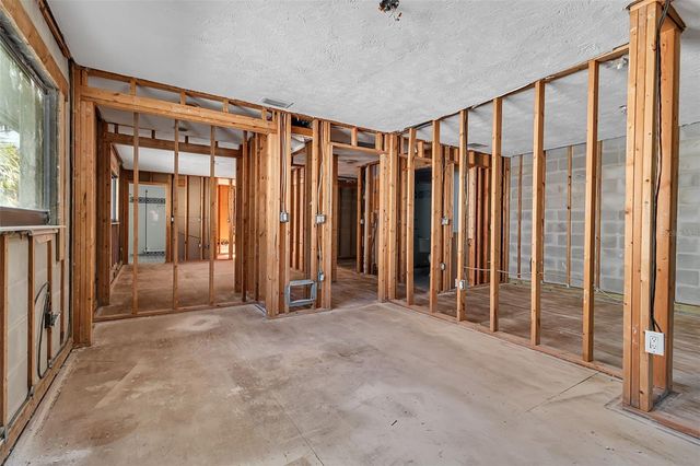 1040 SYLVAN DRIVE, Sarasota, FL 34234