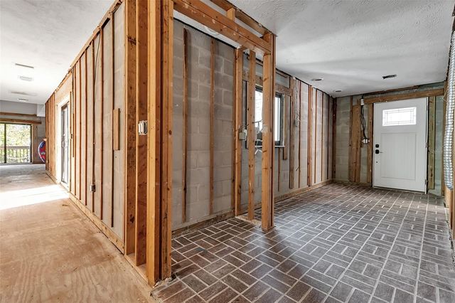 1040 SYLVAN DRIVE, Sarasota, FL 34234