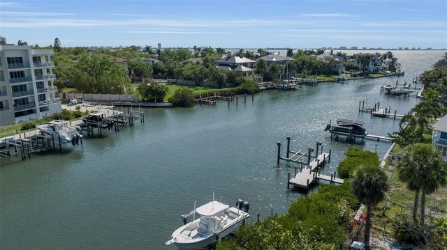 1040 SYLVAN DRIVE, Sarasota, FL 34234