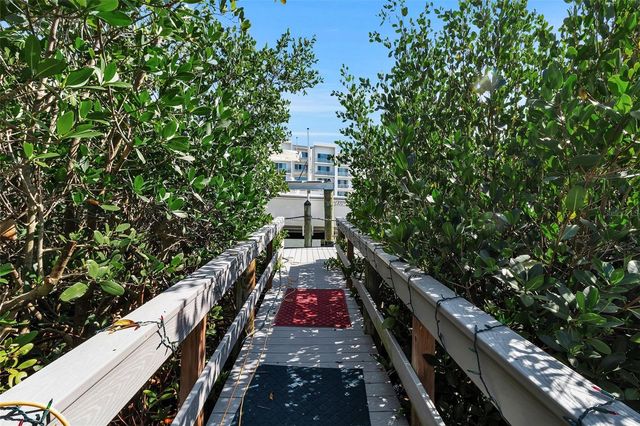 1040 SYLVAN DRIVE, Sarasota, FL 34234