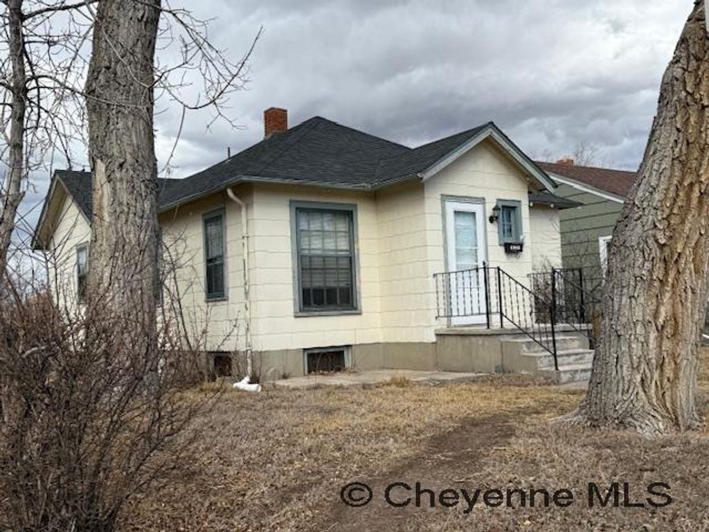 1902 CHEYENNE PL, Cheyenne, WY 82001