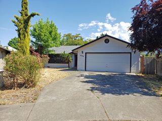 208 Jacob Circle, Talent, OR 97540