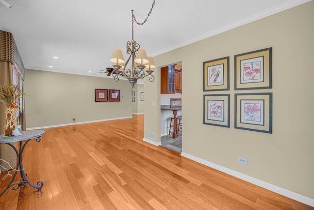 933 Shambliss Lane, Buffalo Grove, IL 60089