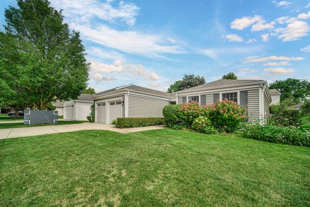933 Shambliss Lane, Buffalo Grove, IL 60089