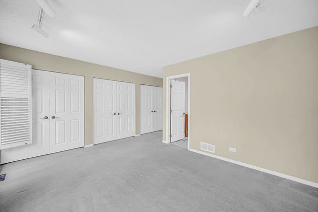 933 Shambliss Lane, Buffalo Grove, IL 60089