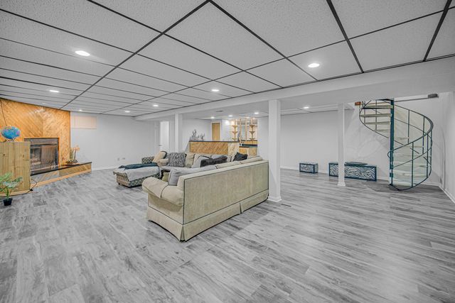 933 Shambliss Lane, Buffalo Grove, IL 60089