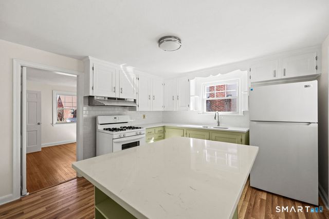 69 Edgemere Avenue, West Hartford, CT 06110