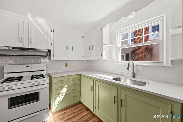 69 Edgemere Avenue, West Hartford, CT 06110