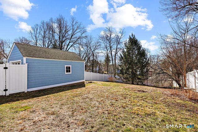 69 Edgemere Avenue, West Hartford, CT 06110