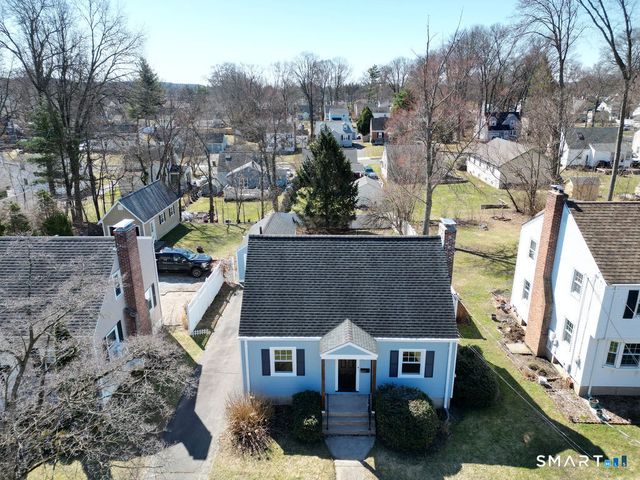 69 Edgemere Avenue, West Hartford, CT 06110
