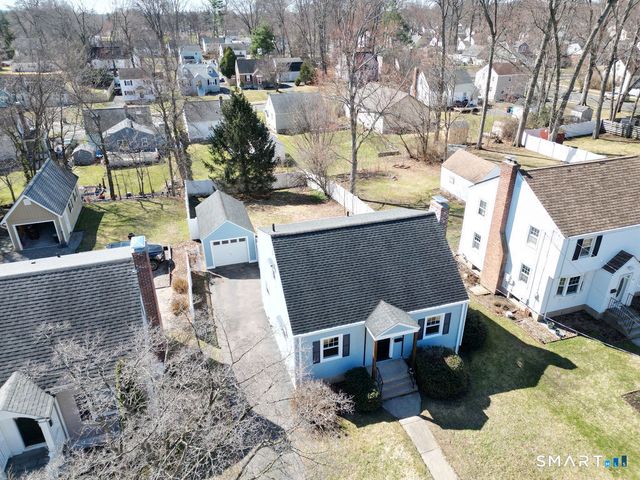 69 Edgemere Avenue, West Hartford, CT 06110