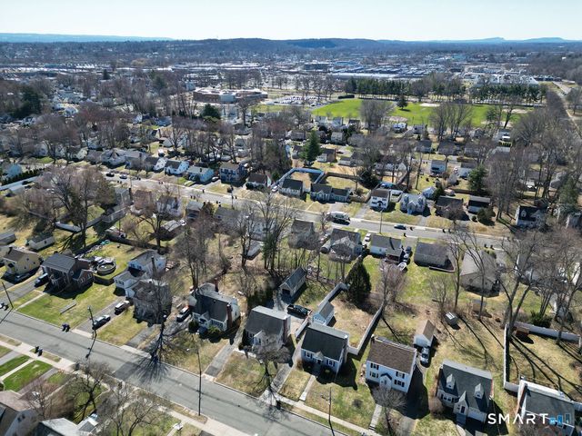 69 Edgemere Avenue, West Hartford, CT 06110