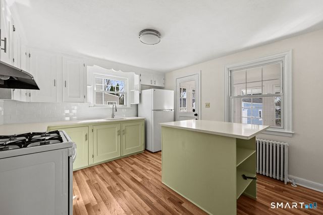 69 Edgemere Avenue, West Hartford, CT 06110