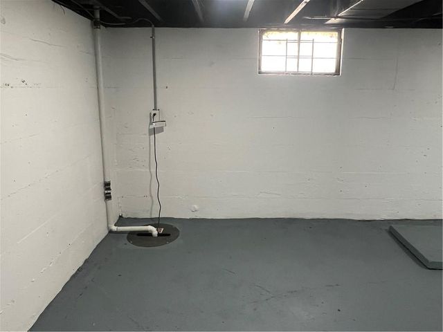 7923 James A Reed Road, Kansas City, MO 64138