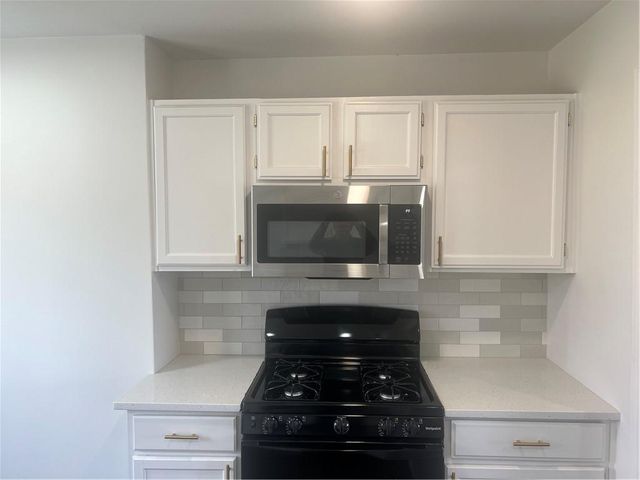 7923 James A Reed Road, Kansas City, MO 64138