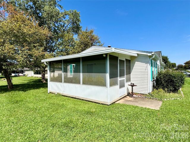 236 Riverwind Drive, Hendersonville, NC 28739
