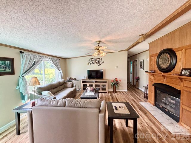 236 Riverwind Drive, Hendersonville, NC 28739