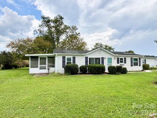 236 Riverwind Drive, Hendersonville, NC 28739