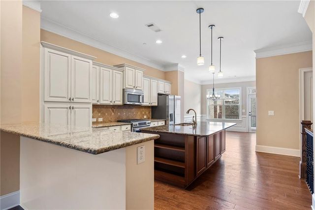 427 Alderwood Street, Atlanta, GA 30328