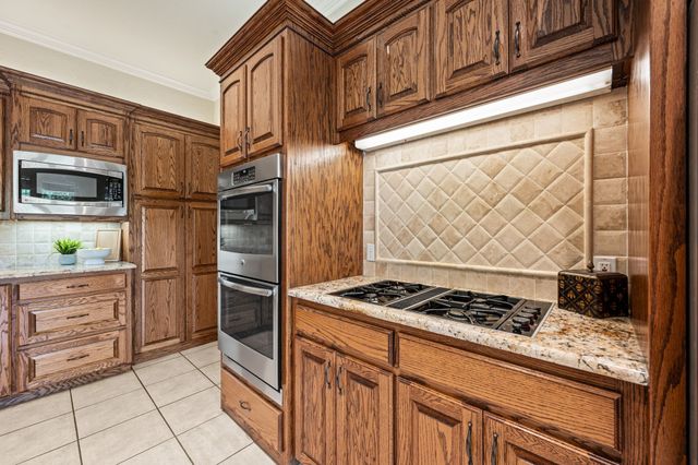 1111 Calais Drive, Southlake, TX 76092