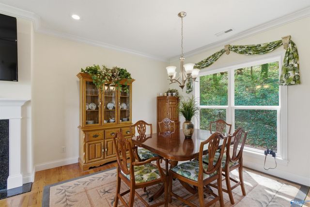 1525 Willow Beach Road, Guntersville, AL 35976