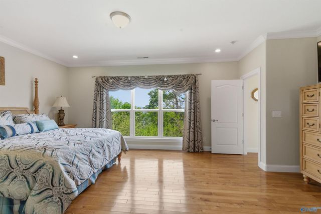 1525 Willow Beach Road, Guntersville, AL 35976